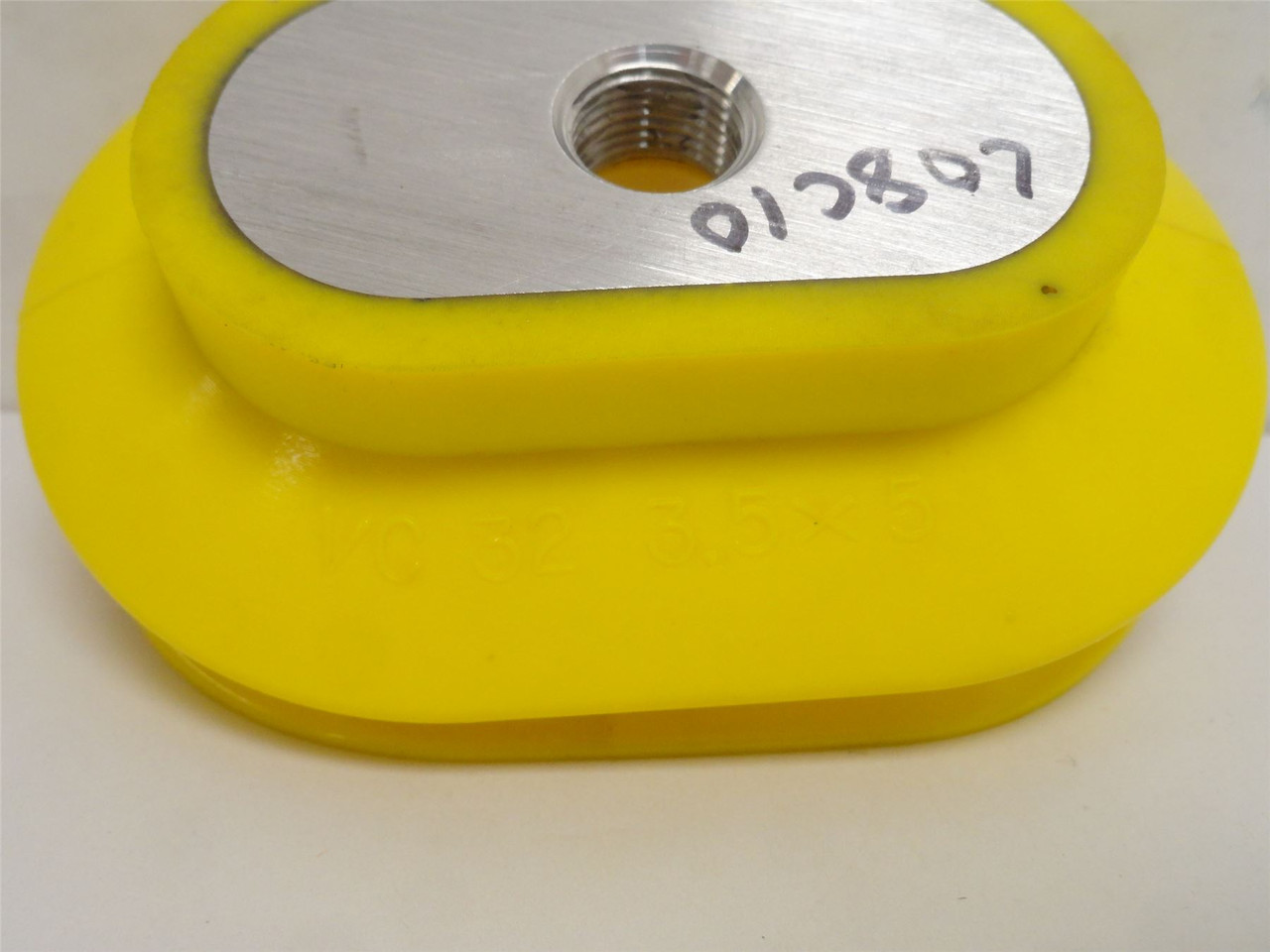Vi-Cas MFG VC-32-3.5X5; Suction Cup 3.5" x 5"; 3/8NPT Mount