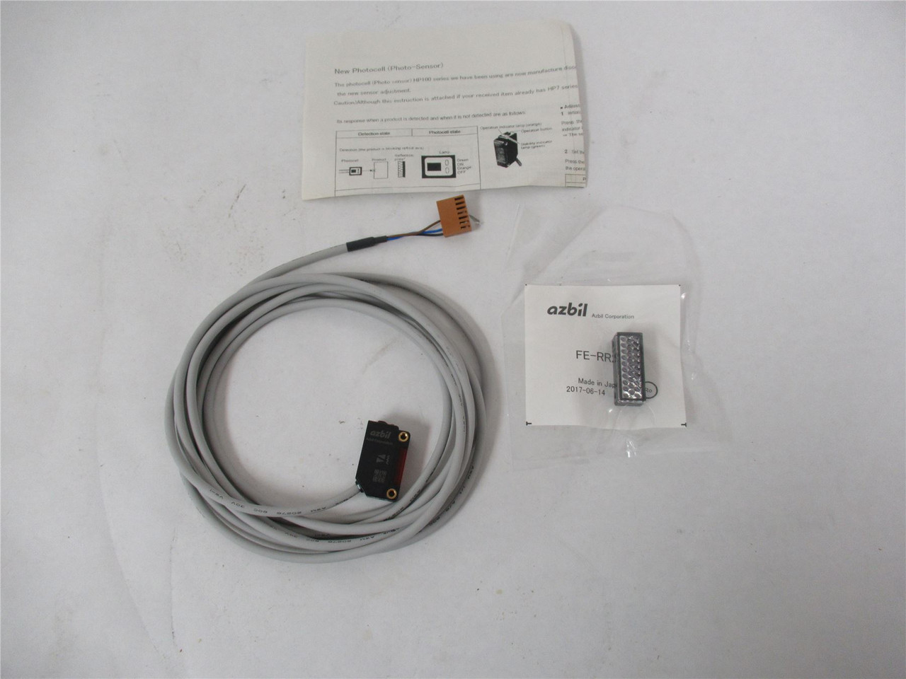 Azbil  HP7-P13-L030; Photo Electric Sensor Self Contained Amp