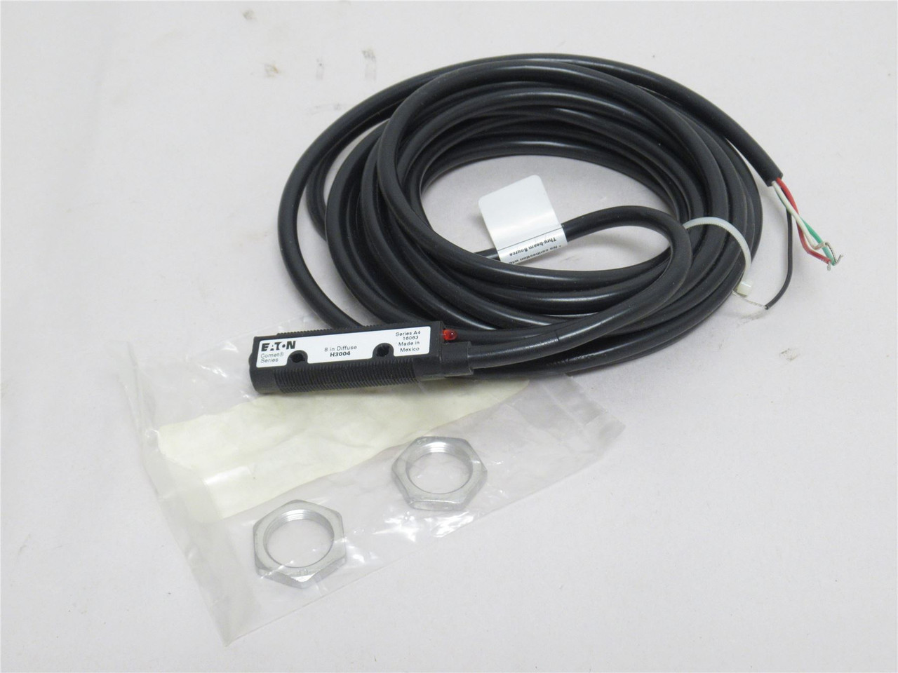 Eaton H3004; Diffuse Photo Sensor; 10-30VDC; 15' Cable