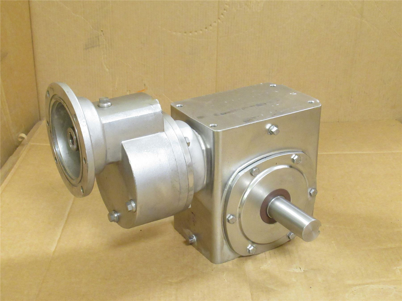 Sterling S2325HWBQ075663; Custom Gearbox; SS; RA; 75:1 Ratio