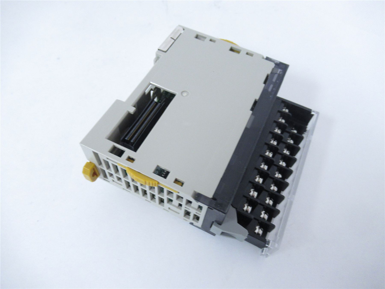 Omron CJ1W-OD212; Output Module PNP 16 Outputs 16 Points