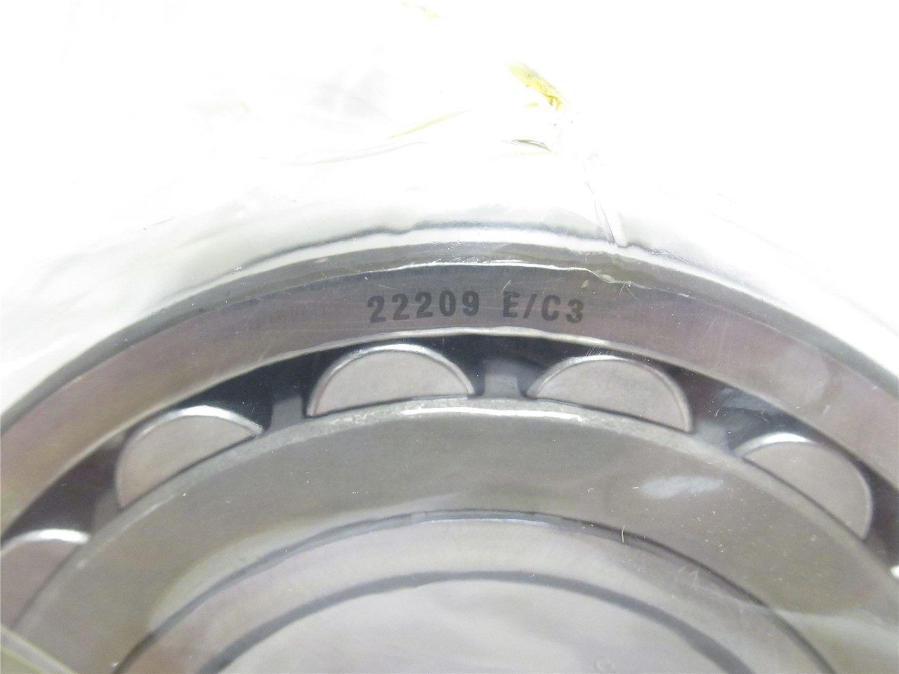 SKF 22209 E/C3; Spherical Roller Bearing; 45mmID x 85mmOD