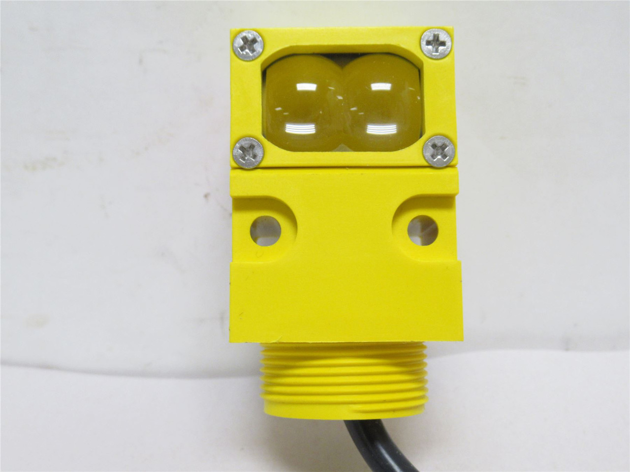 Banner SMA91E; Photo Sensor Emitter;10-250VAC/VDC; 2m Cable