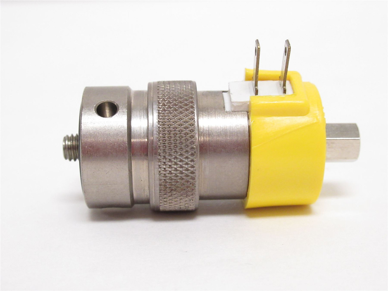Clippard CS-3347; Manifold Mount Valve w/Threaded Top Port