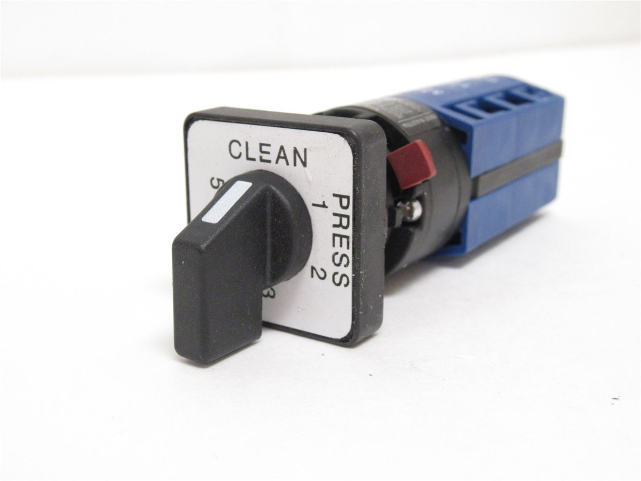 KRAUS & NAIMER VDE0660; Rotary Switch; 4-Pos; 277V; 3Ph