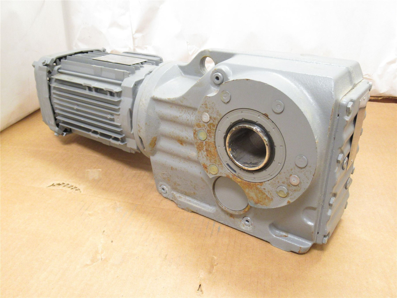SEW K767/TDRN80M4; Gear Motor; 119.3-1 Ratio; 230/460VAC; 1HP