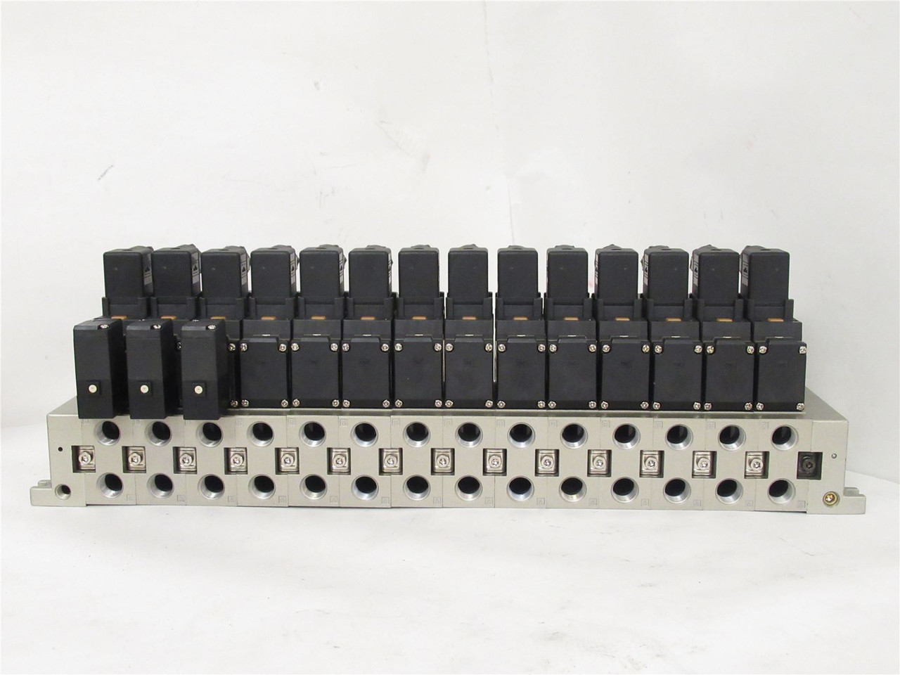 MFG- TX29-130416; Sub Pneumatic Manifold Valve Assembly