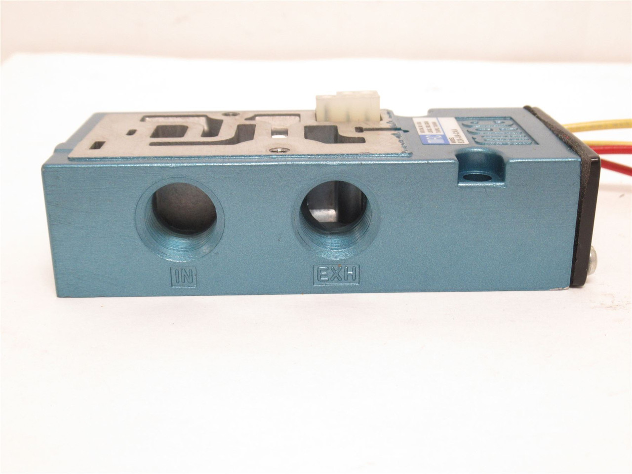 MAC 82A-0A-CAA; Sub-Base Manifold; 3/8NPT; Series: 82