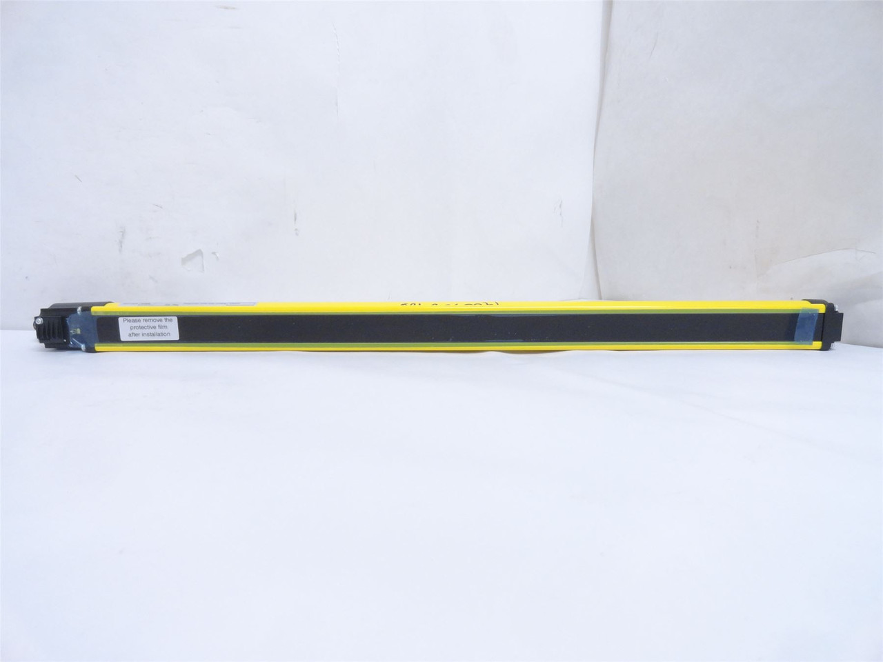 Allen-Bradley 440L-T4K0640YD; Light Curtain Transmitter