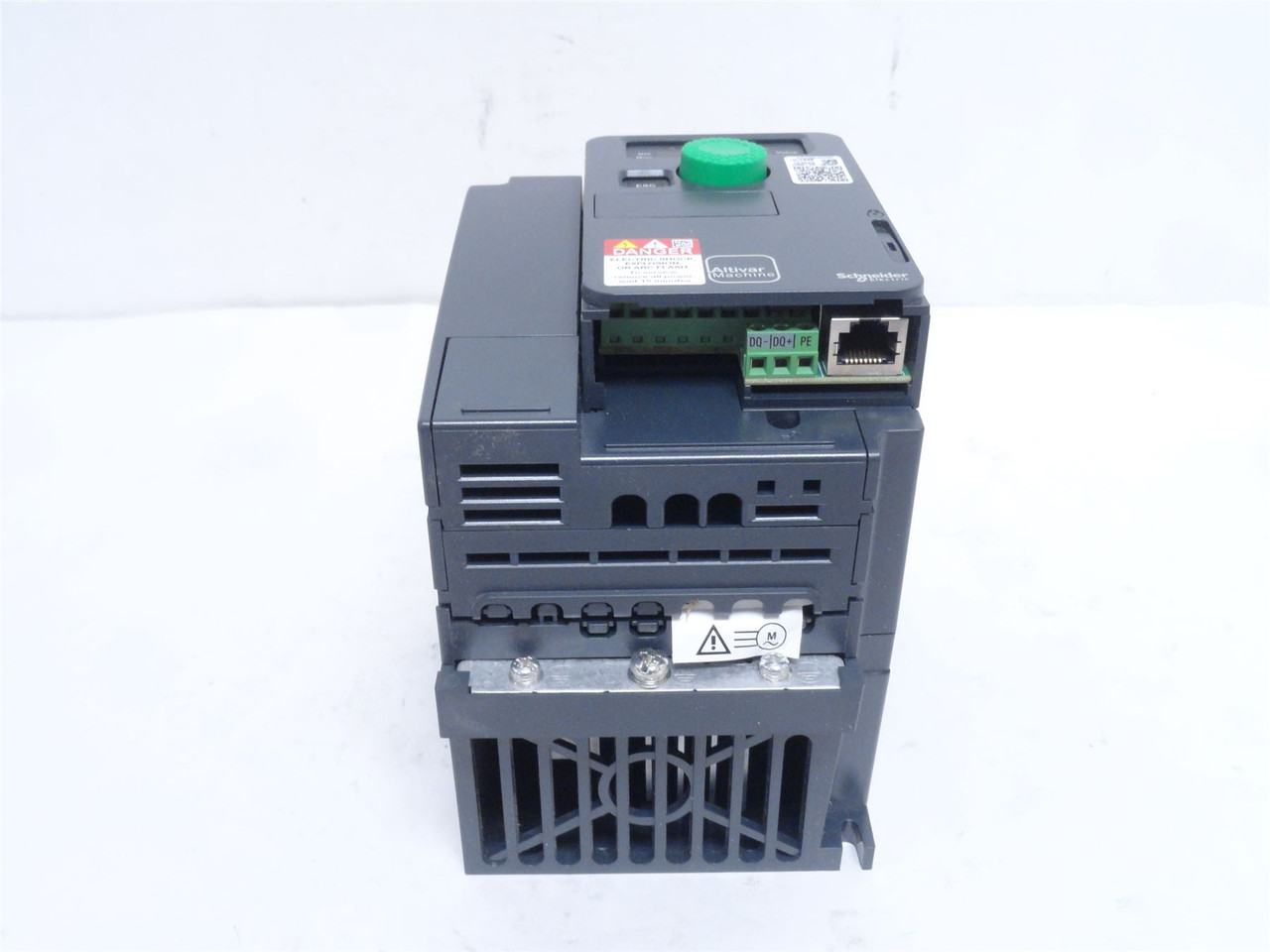 Schneider ATV320U07N4C; AC Drive 1HP (0.75kW) 380-500VAC 3ph