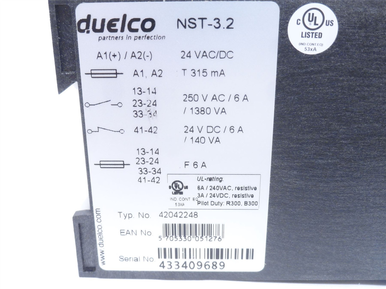 Duelco NST-3.2; Emergency Stop Relay; 240VAC/24VDC
