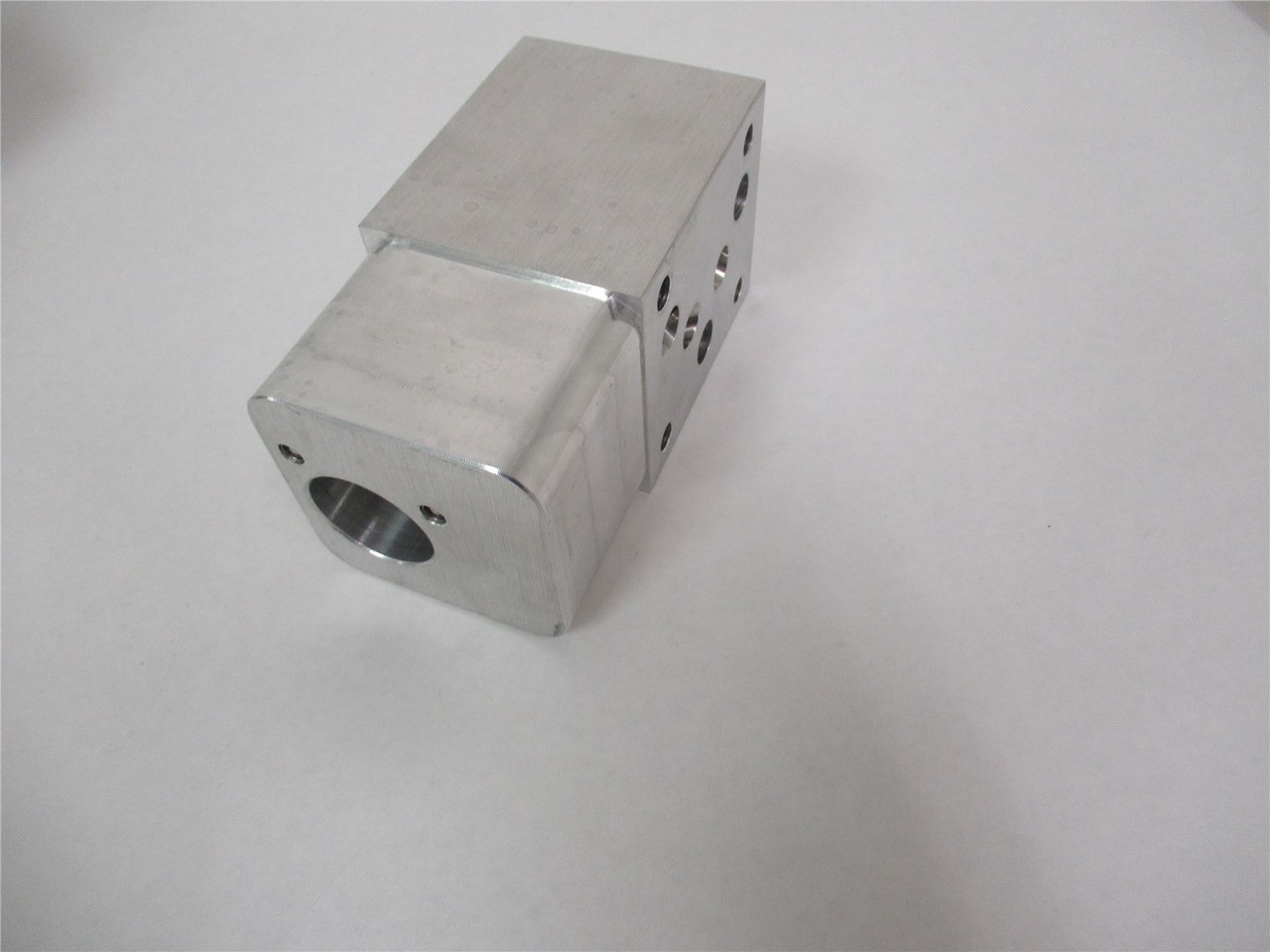 Sun Hydraulics NBB 1D10-A2; Hydraulic Valve Body 45-50 LBF FT