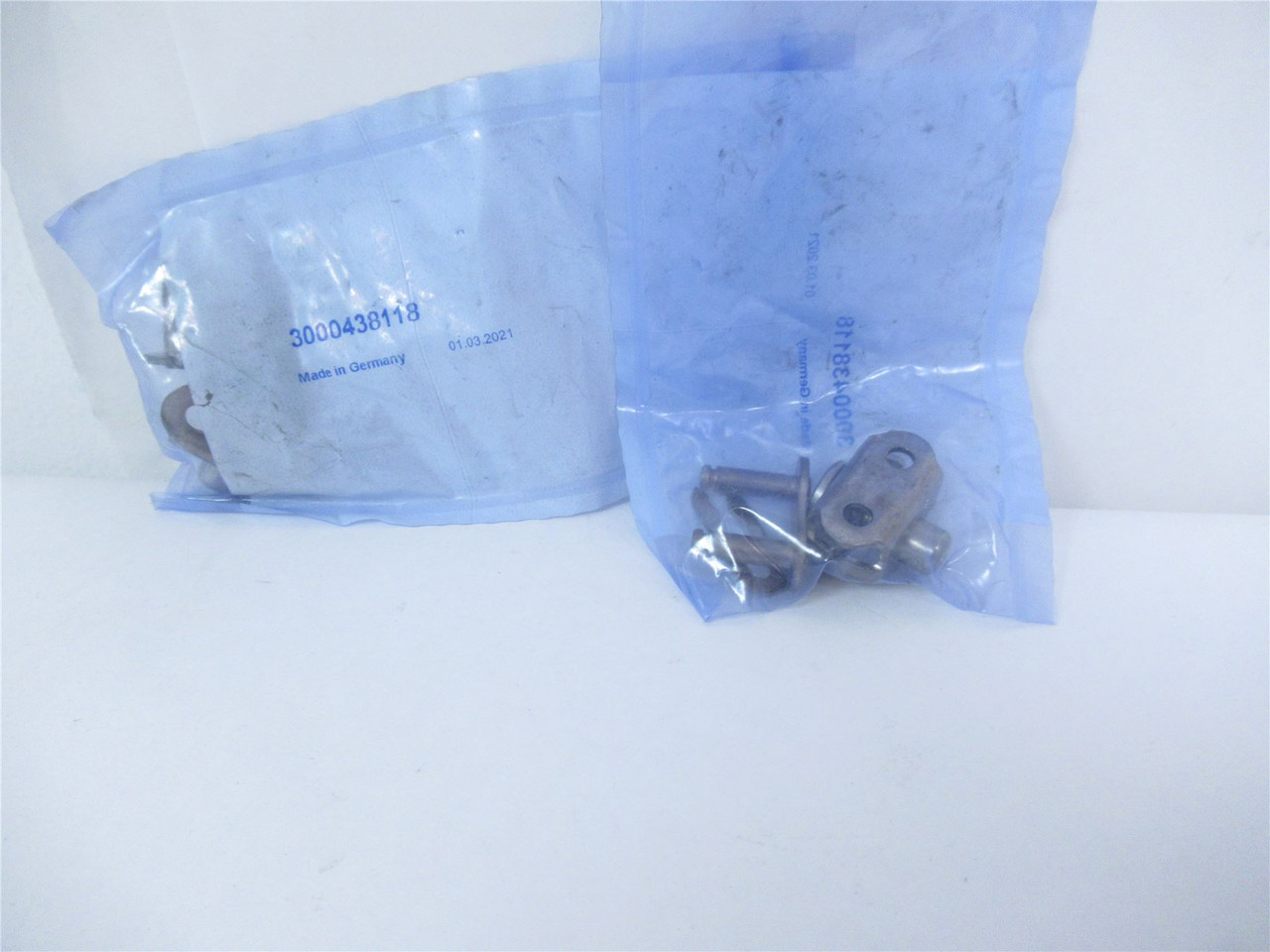 MFG 3000438118; Master Link 3000438118