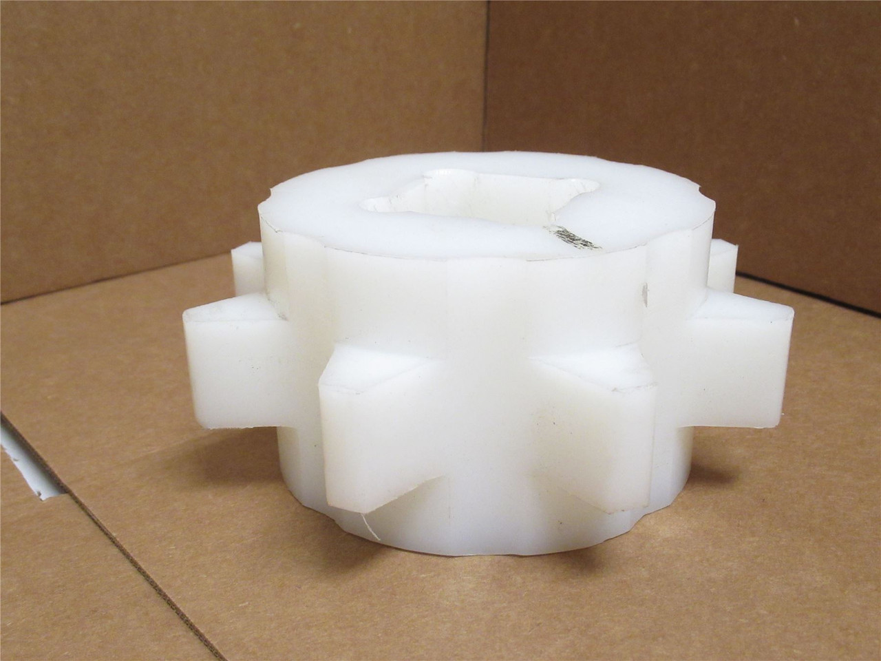 MFG- N82008CWEH-1-1/2 RD; Chain Knuckle Sprocket 8T; 1-1/2"ID
