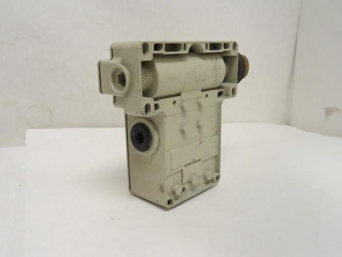Telemecanique XY2CE4A010H7; Grabwire Switch; 10A; 300V; SPDT-1NO