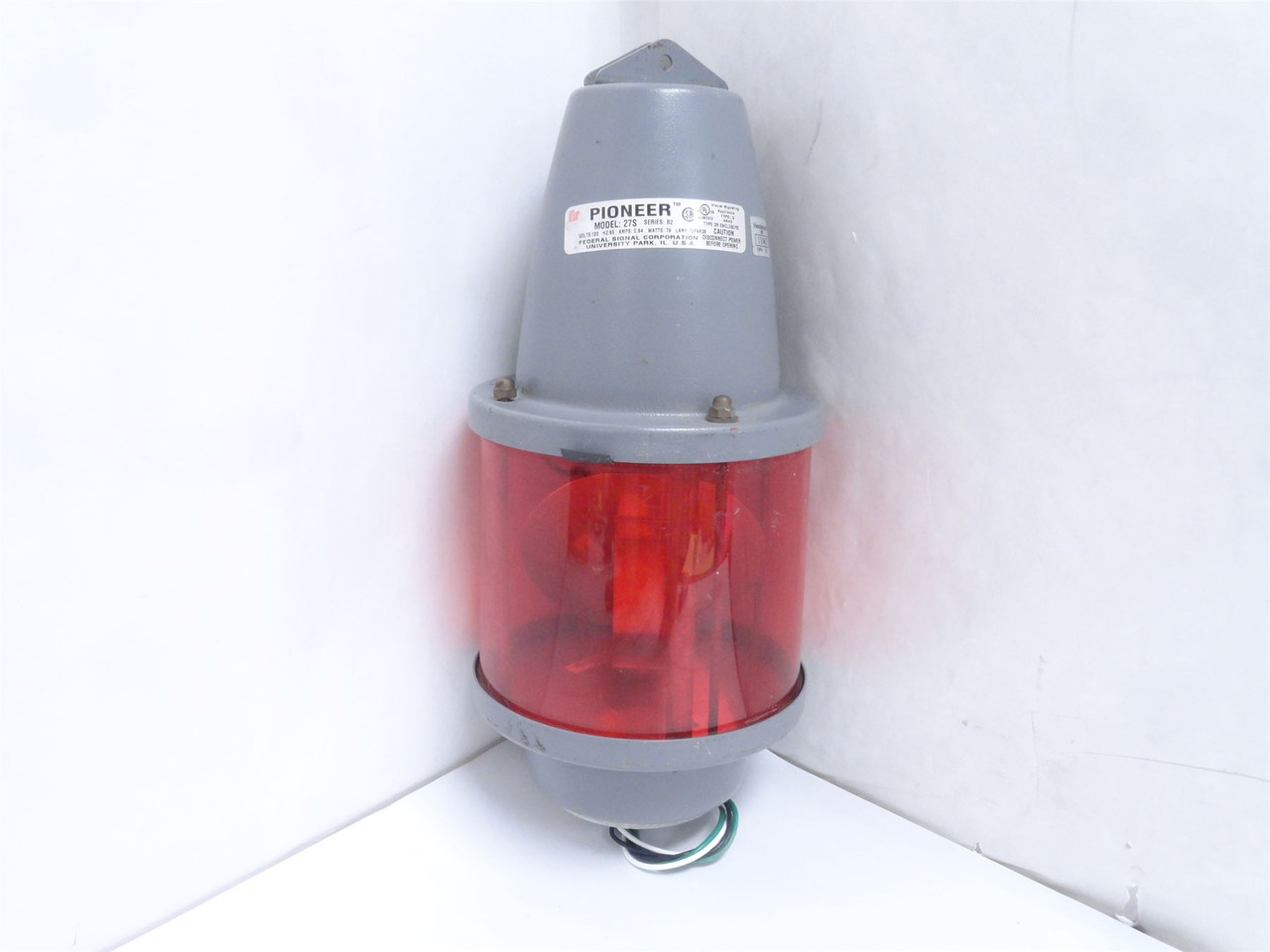 Federal 27S-120RSB; Sealed Beam; Rotating Red Light; 60fpm; 120VAC