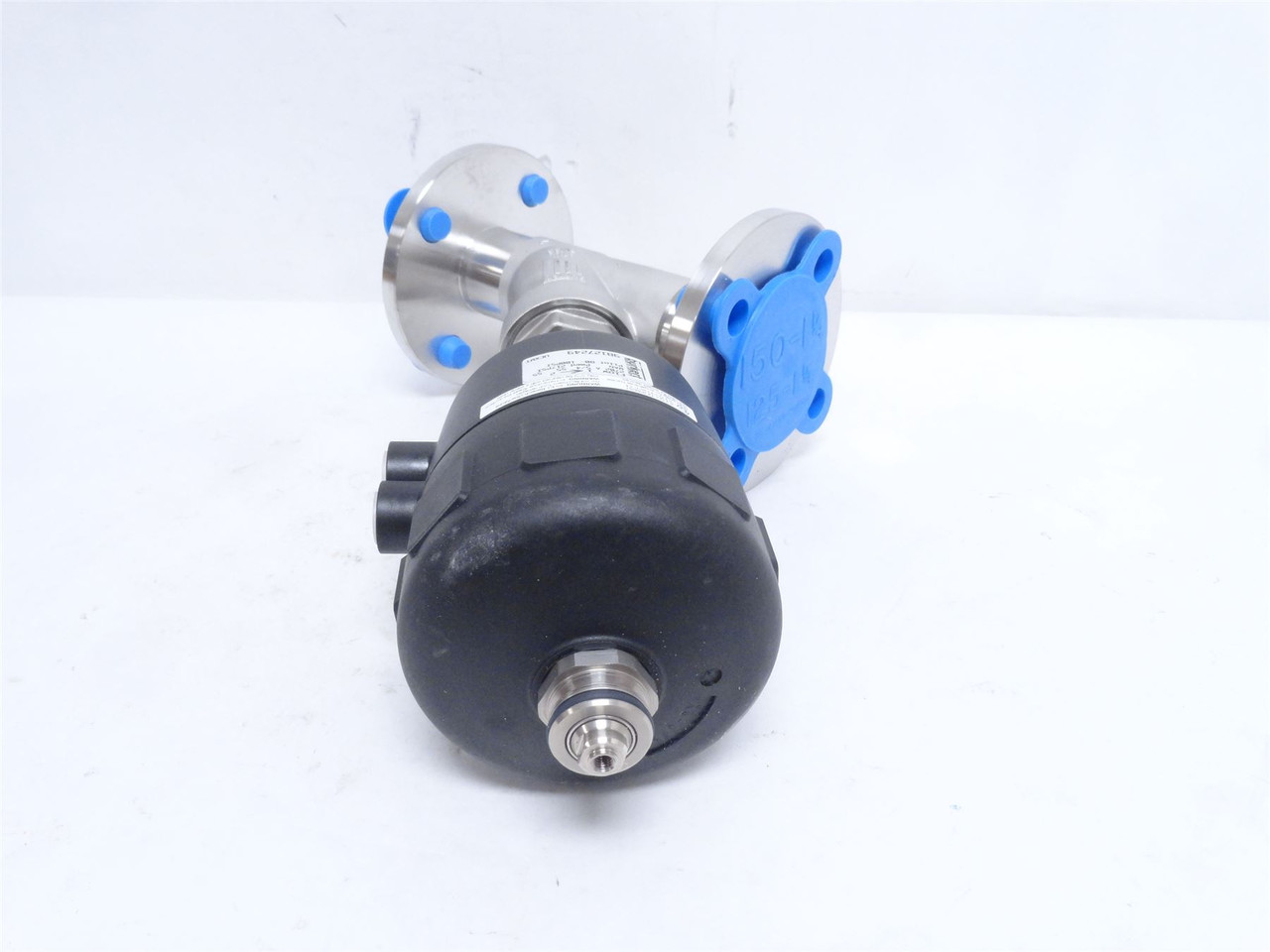 Burkert 98127249; Angle Seat Control Valve SS; 217PSI; 1-1/4"