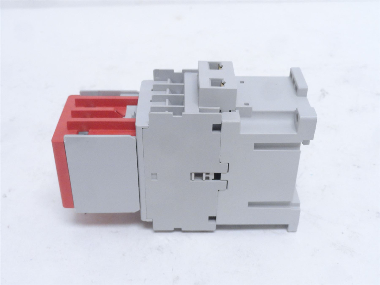 Allen-Bradley 100S-C09EJ23BC; Contactor 9A 690VAC; Coil 24VDC