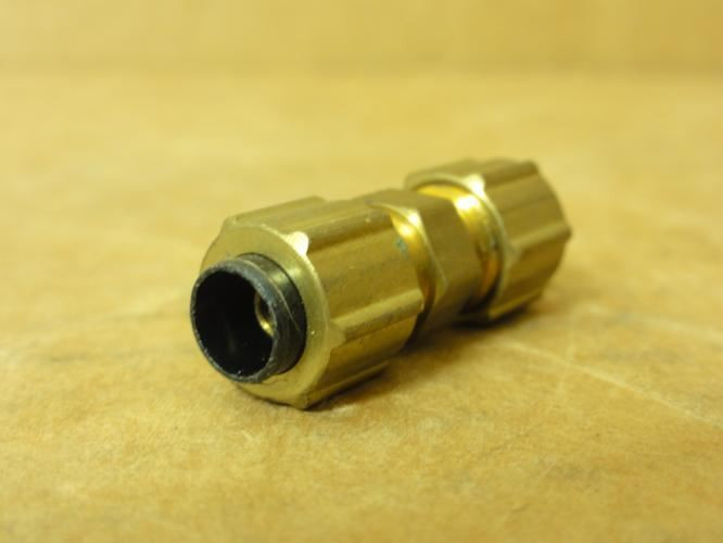 Eaton 1262X4; Brass Compression Union; 1/4" Tube OD