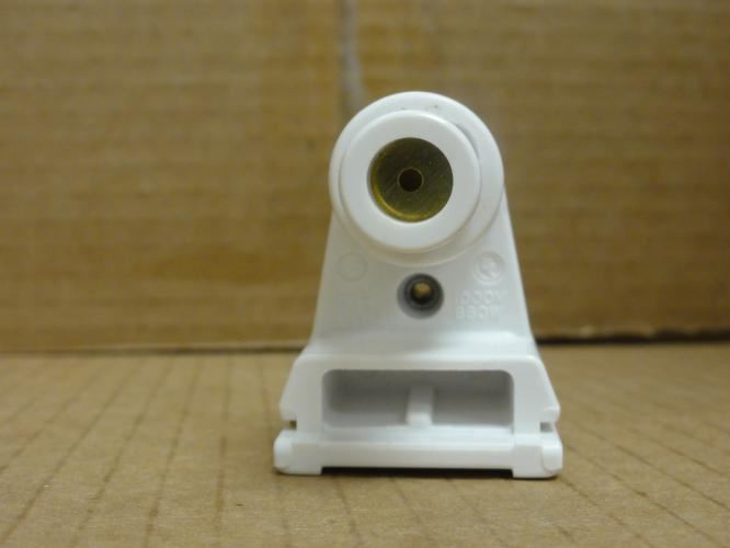 Leviton 500-2536; Fluorescent Lampholder; Slimline 660W-1000V