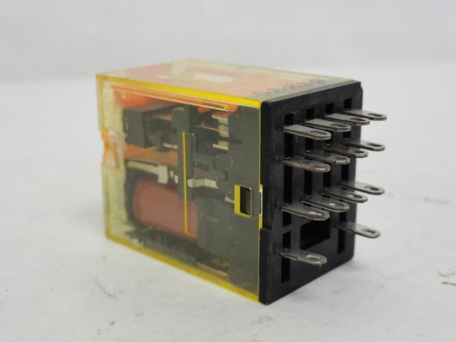 IDEC RU45-A220; Relay; 6A; 250VAC; Coil: 220-240VAC
