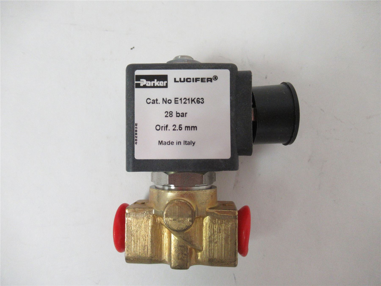 Parker E121K63-2995-481865A2; Solenoid Valve 2 Way 1/4" 24VAC