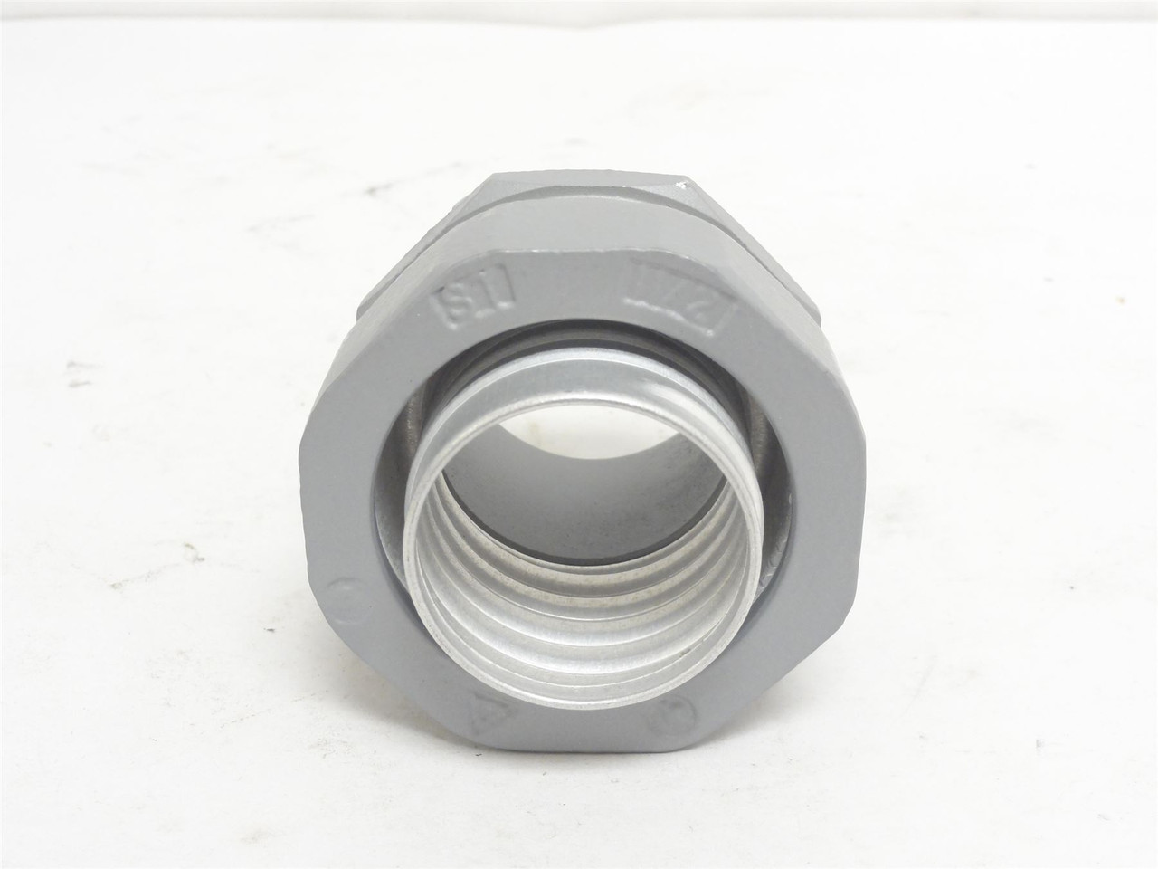 Appleton ST150; Liquid-Tight Conduit Connector; Size: 1-1/2"