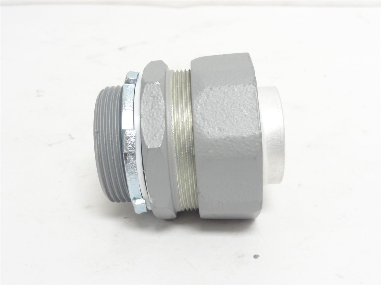 Appleton ST150; Liquid-Tight Conduit Connector; Size: 1-1/2"
