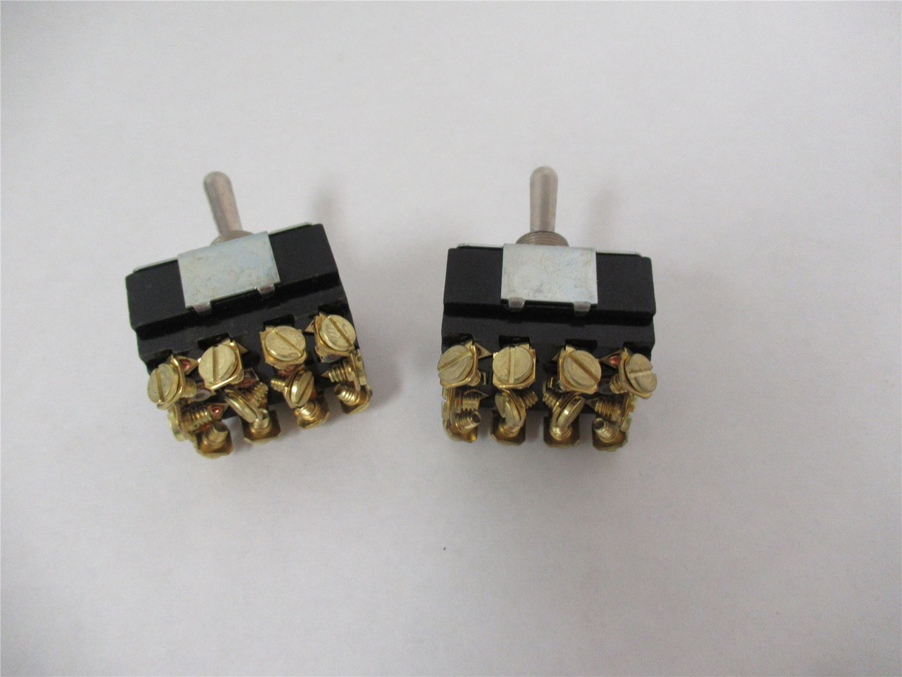 Selecta SS2199-BG; Lot-2 Toggle Switch 15Amp 3/4HP 1/2" Hole