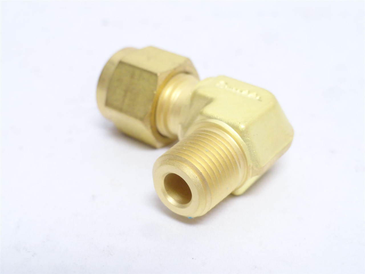 Swagelok B-400-2-2; Tube Elbow; 90Deg; 1/8" Tube x 1/8NPT