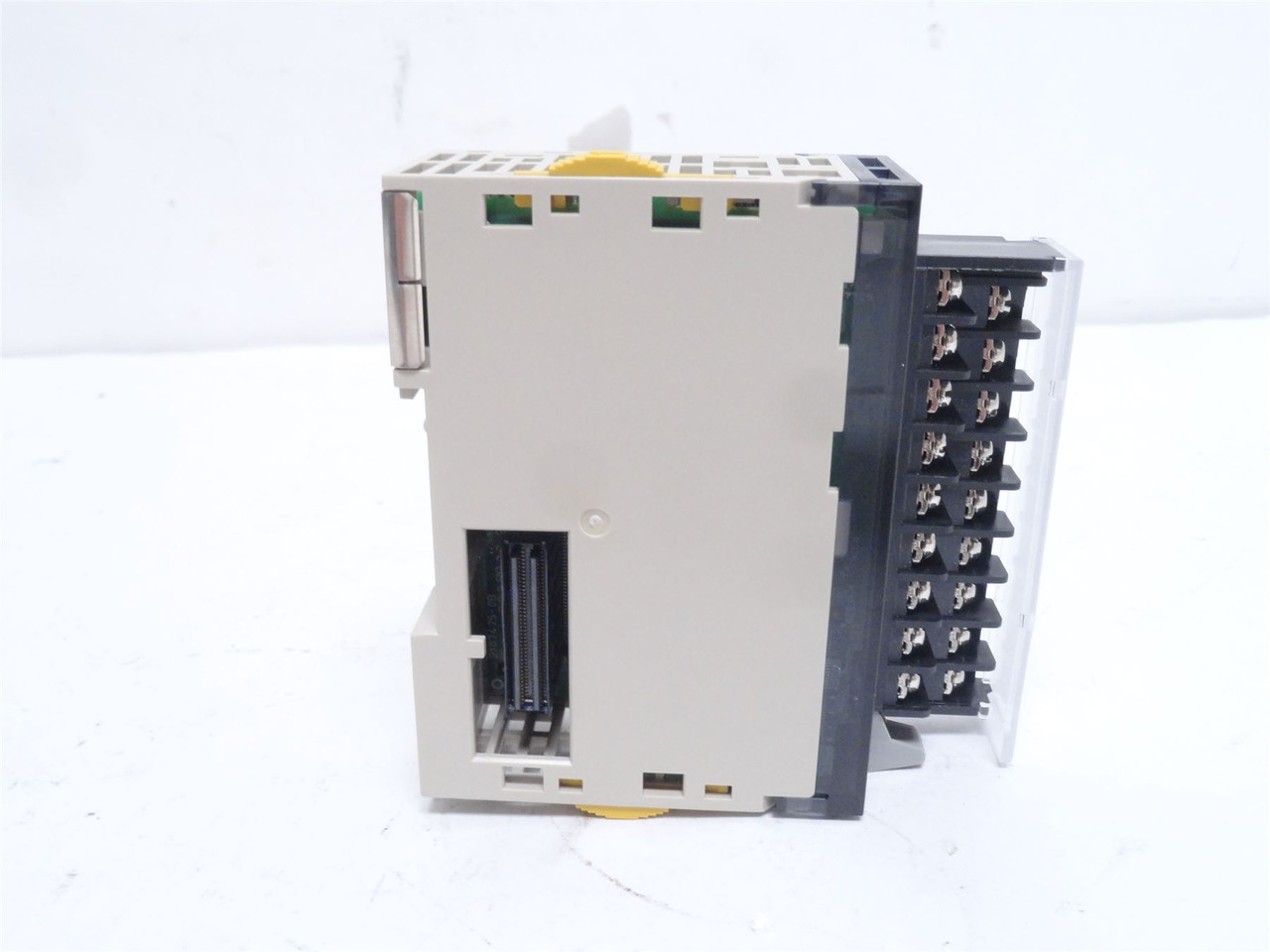 Omron CJ1W-DA041; Output Module 24VDC; 20mA; 4-Points