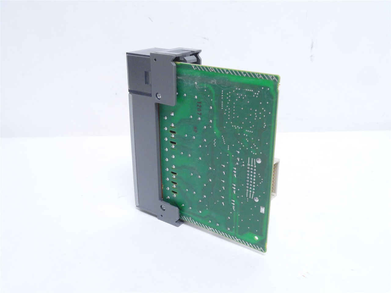 Allen-Bradley 1746-OX8; Output Module; 5A; 265VAC; 8-Point