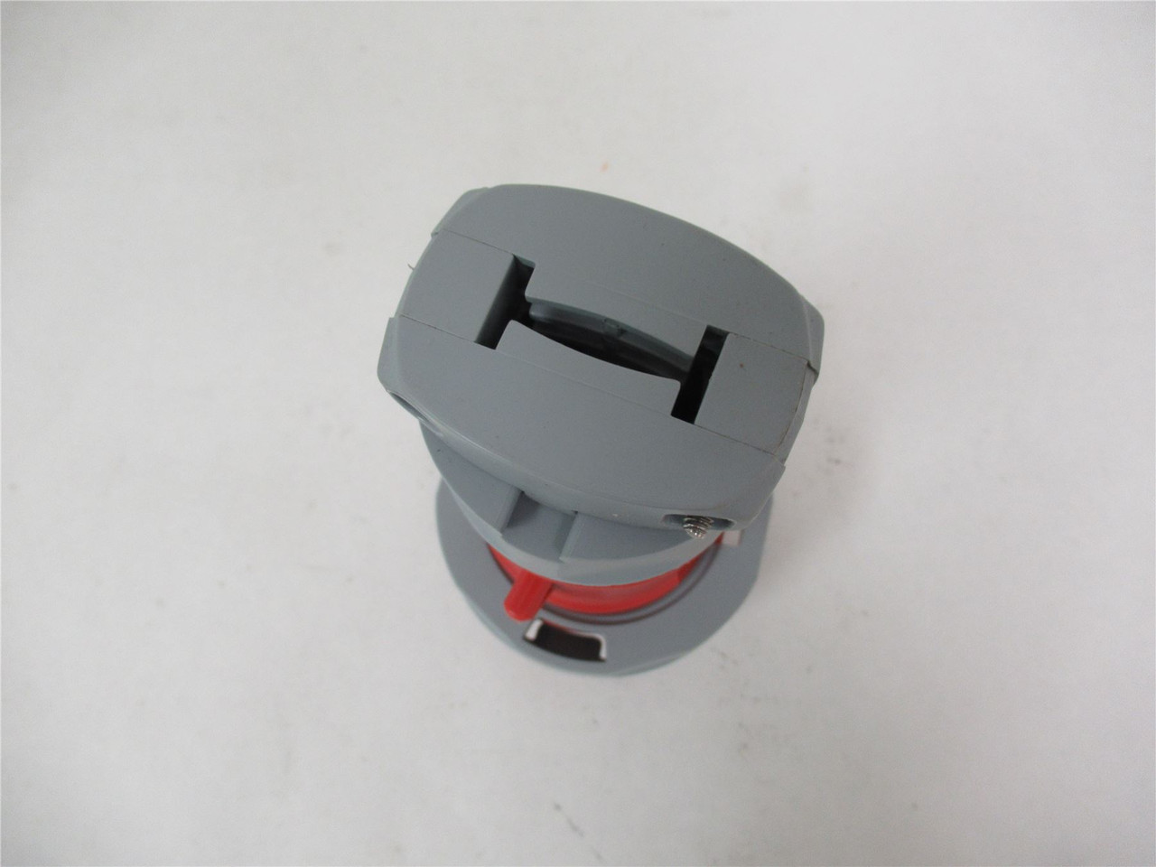 Leviton 300P7WLEV; Pin&Sleeve Plug 20 Amp 480 Volt 2P 3W