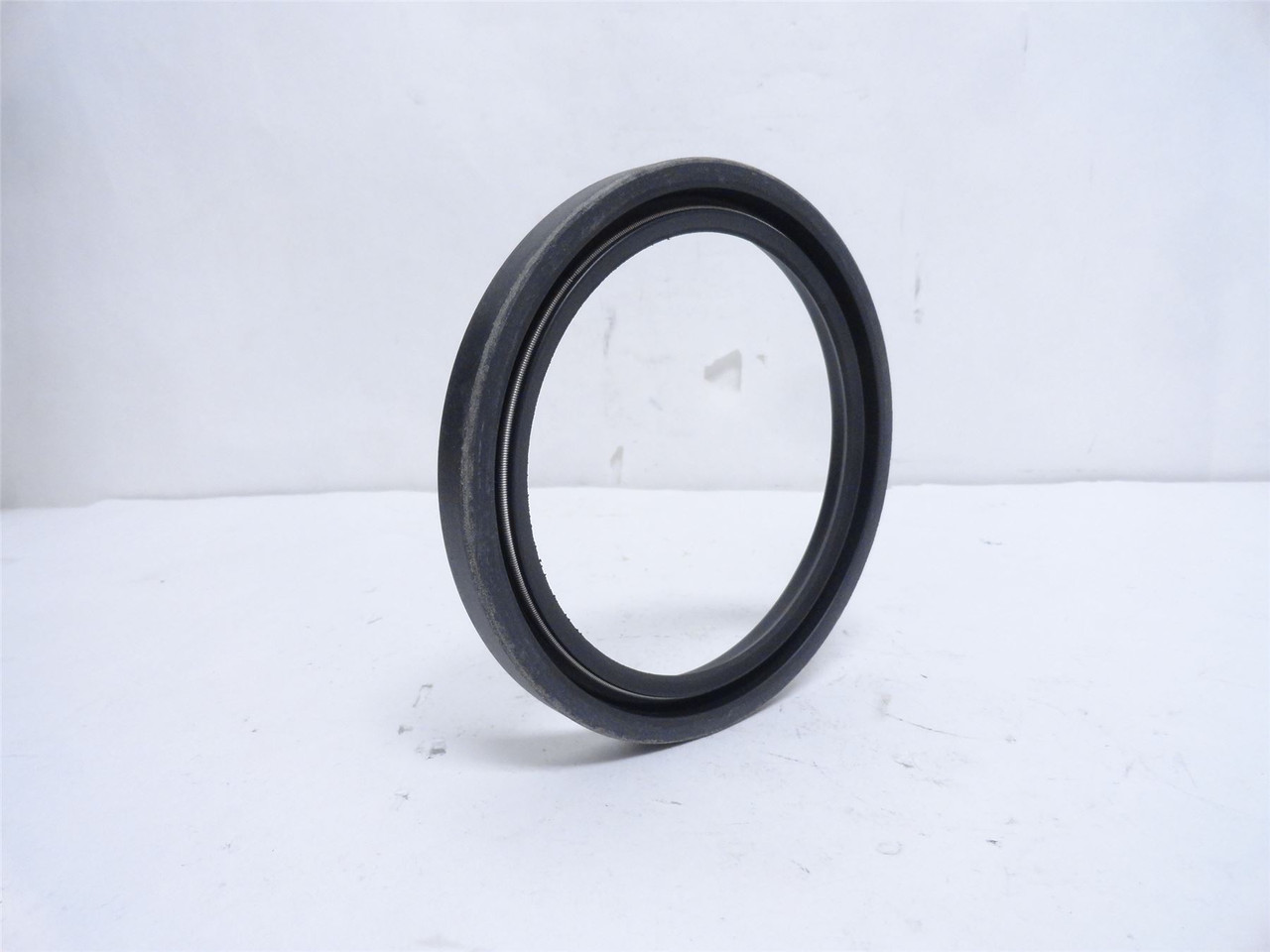 Clipper 11832-H1L5; Oil Seal 11632-LUP 4-1/2"ID x 5-5/8"OD