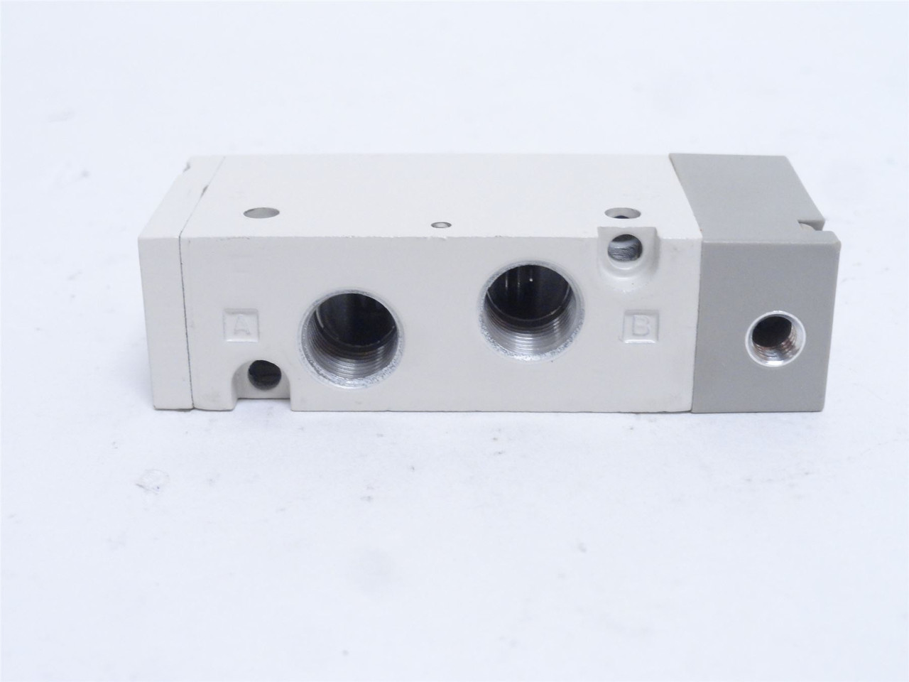 SMC SYJA7120-01F; Air Operated Valve; G1/8 Ports; 0.15-0.7MPa