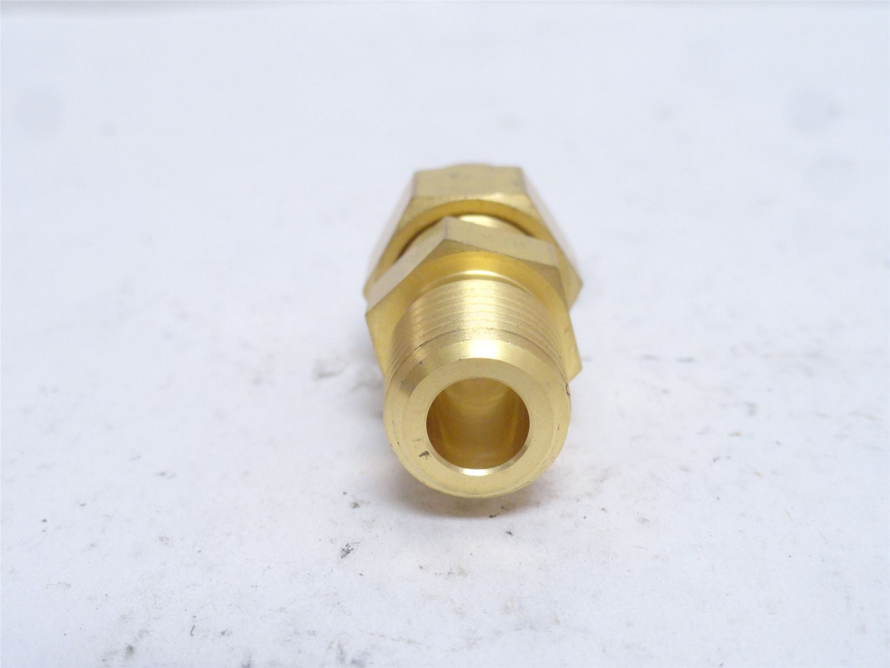 Swagelok B600-1-4; Straight Tube Adaptor; 3/8" Tube x 1/4NPT