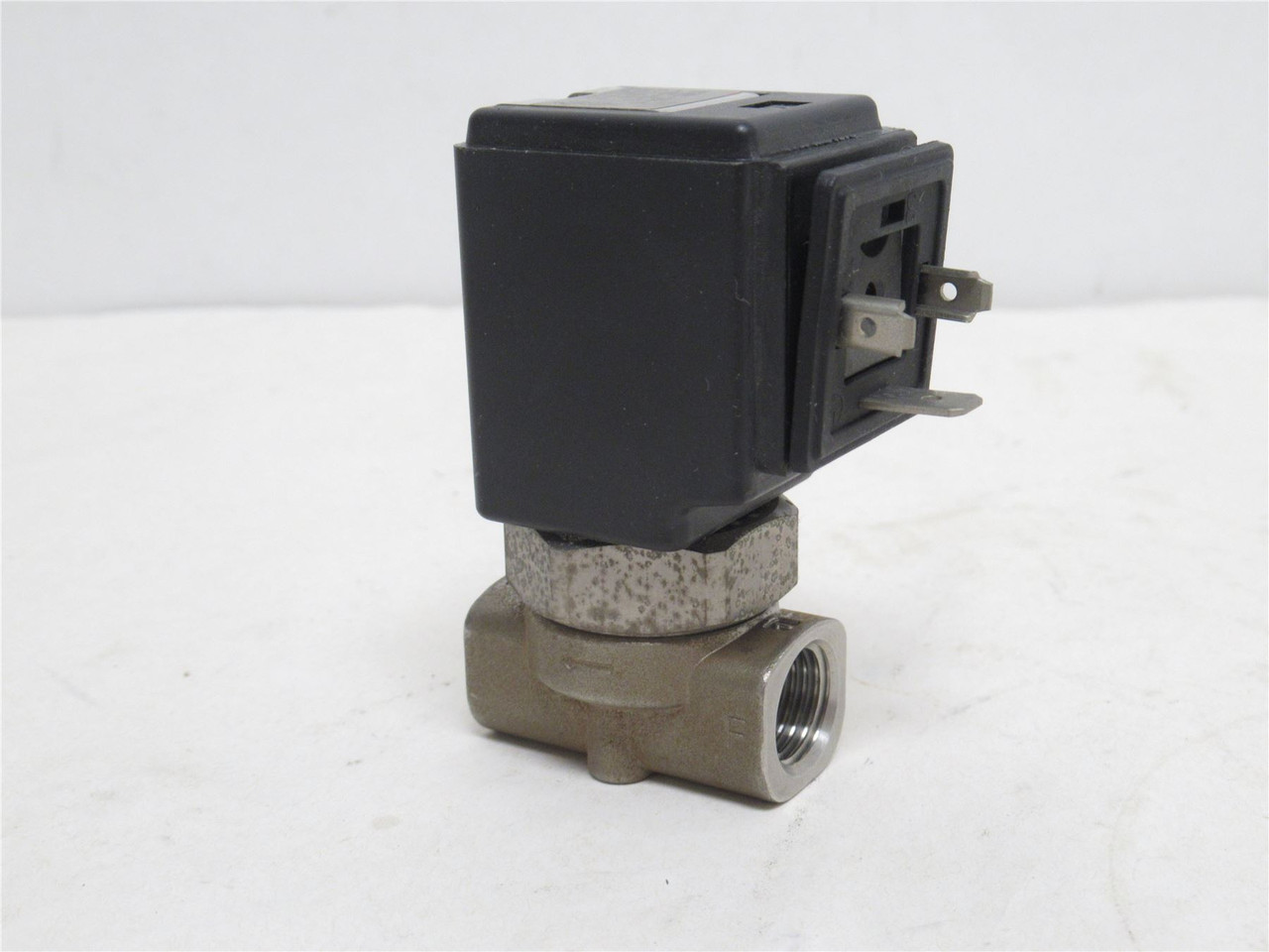 SMC VCW21-500-4 -02F-H-Q; Solenoid Valve; 0.5MPa; 24VDC