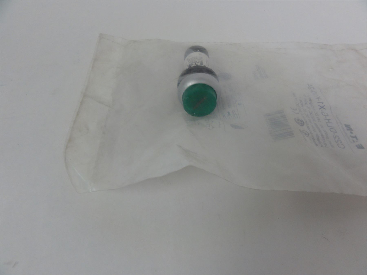 Eaton C22-DLH-G-X1-K10-24; Illuminated Pushbutton- 22mm green