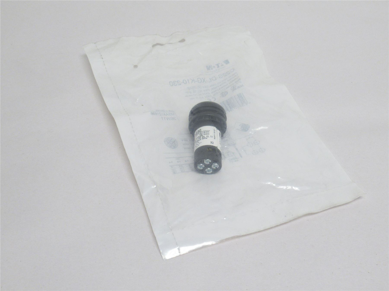 Eaton C22S-DL-XG-K10-230; Buttonless Illuminated Switch; 230V