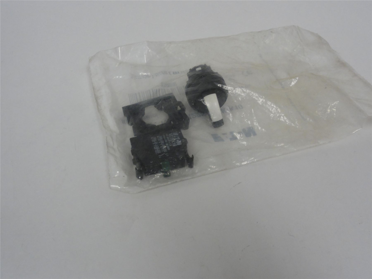 Eaton M22S-WRK-K10; Pushbutton - Non Illuminated; Modular