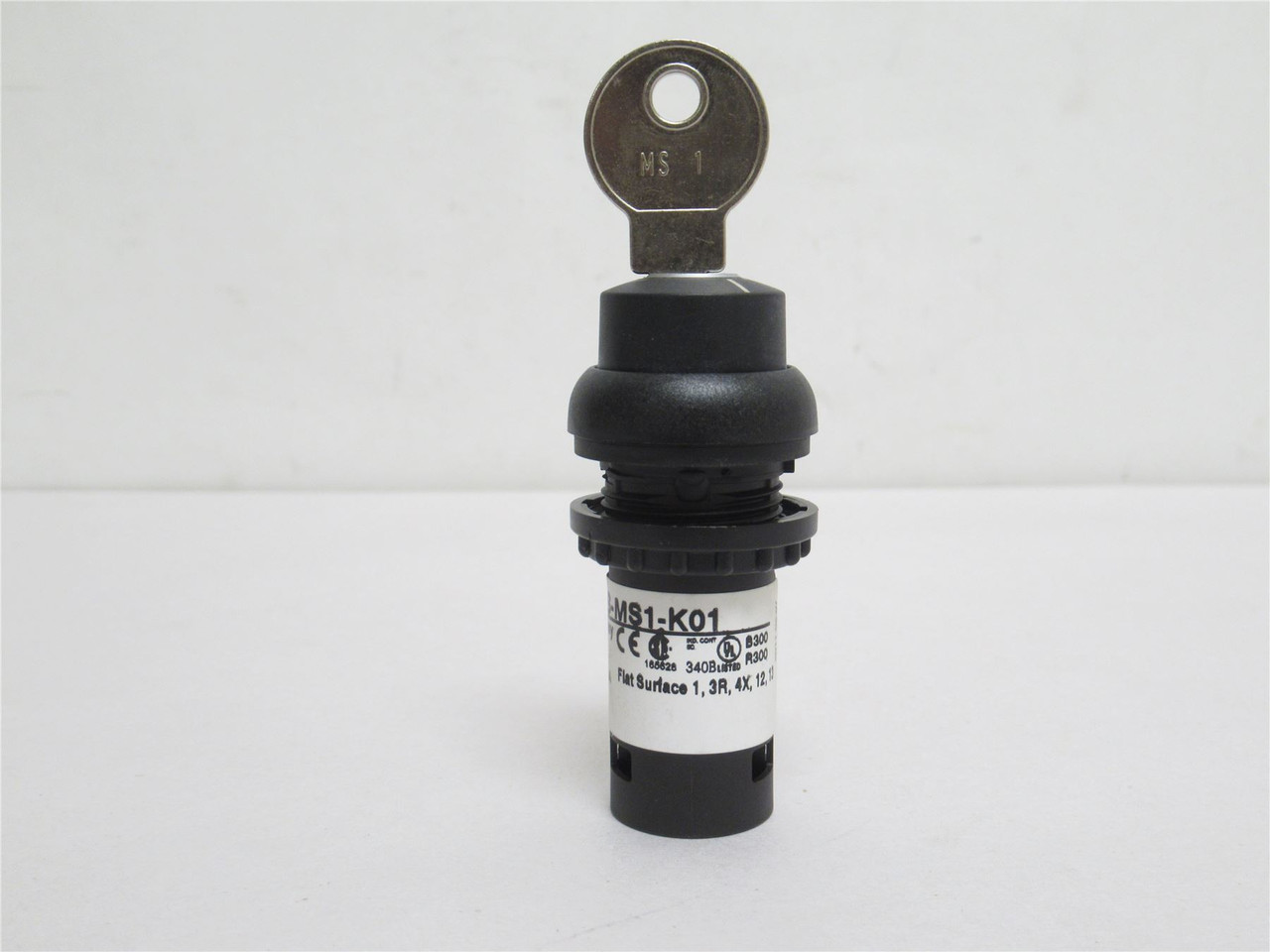 Eaton C22S-WRS-MS1-K01; Keyed Push-Button Selector Switch