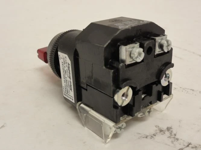 Allen-Bradley 800H-16JRR2KB7AX; Selector Switch; 3Pos; 120Vac