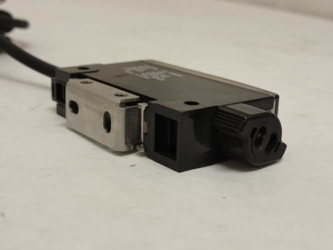 Allen-Bradley 42FT-F2LNA-A2; Photo Sensor; 12-24VDC; 2m