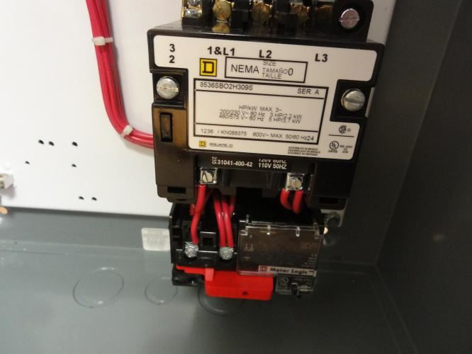 Square D 8539SBG1; Enclosed Starter 3-9A 3P 575VAC Coil: 120VAC