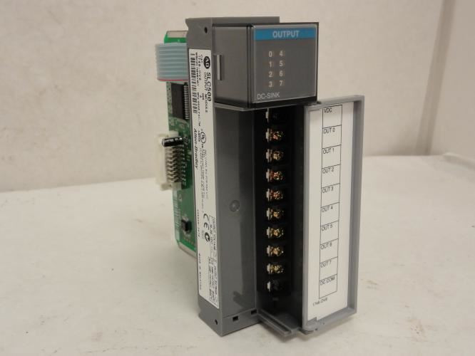 Allen-Bradley 1746-OV8; Output Module; Ser A; 10-50VDC