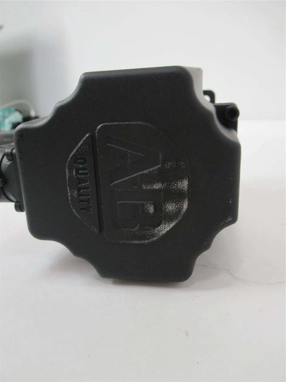 Allen-Bradley VPLB1002MPJ14AA; Servo Low Inertia 400V 100 MM