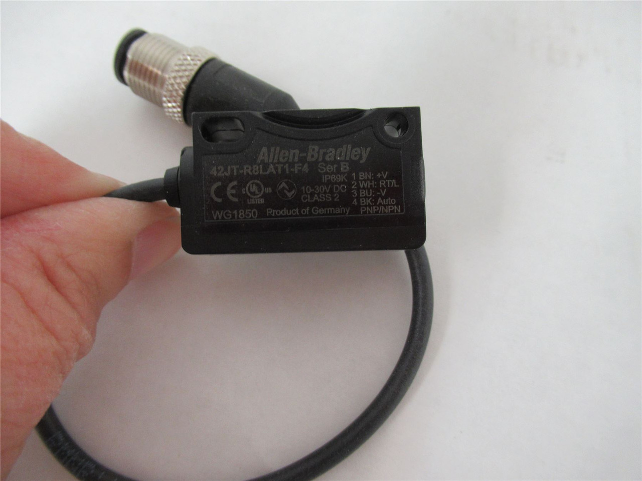 Allen-Bradley 42JT-R8LAT1-F4; Photoswitch 18m Distance