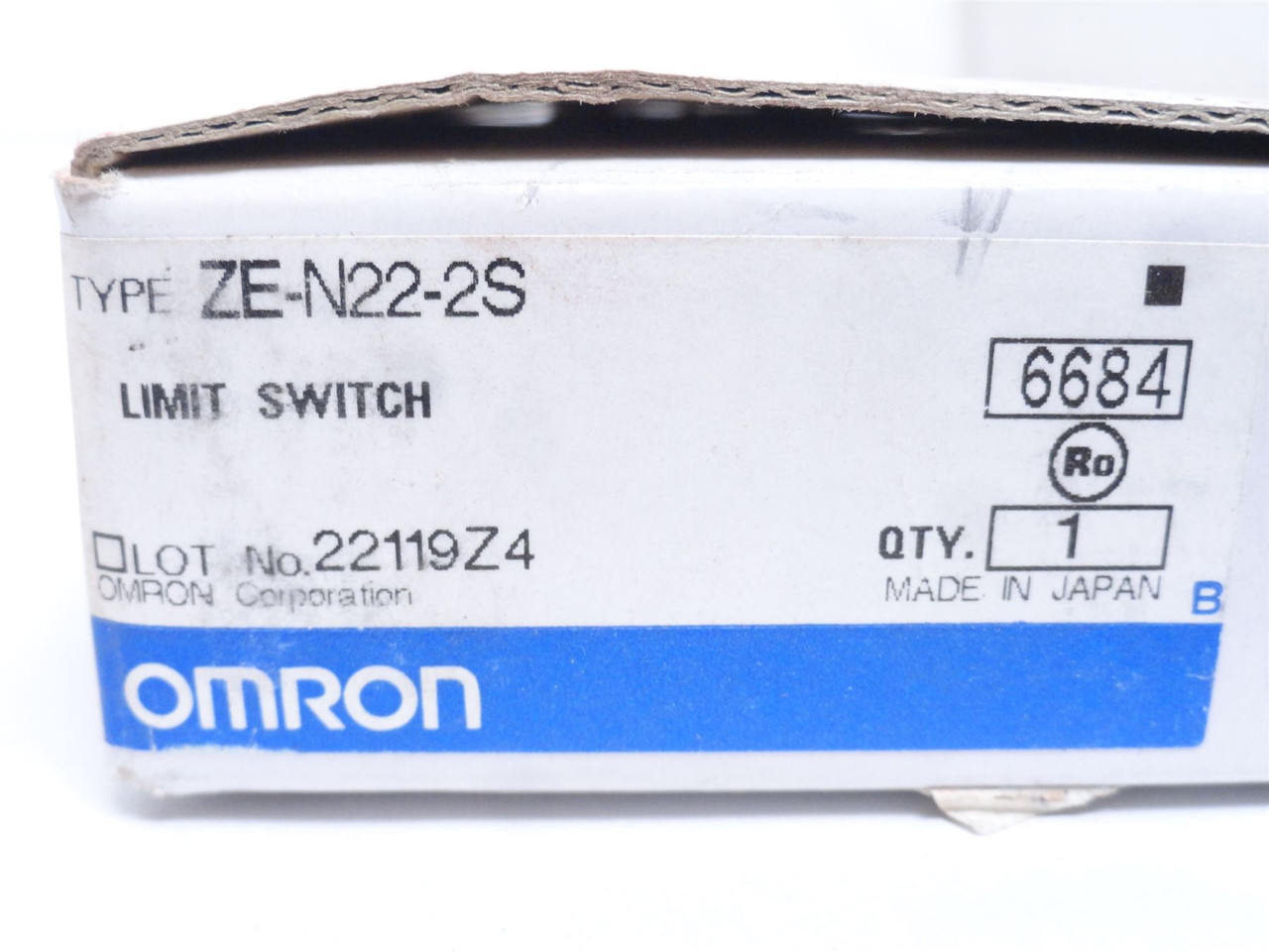 Omron ZE-N22-2S; Side Plunger Head Limit Switch 15A; 125VAC