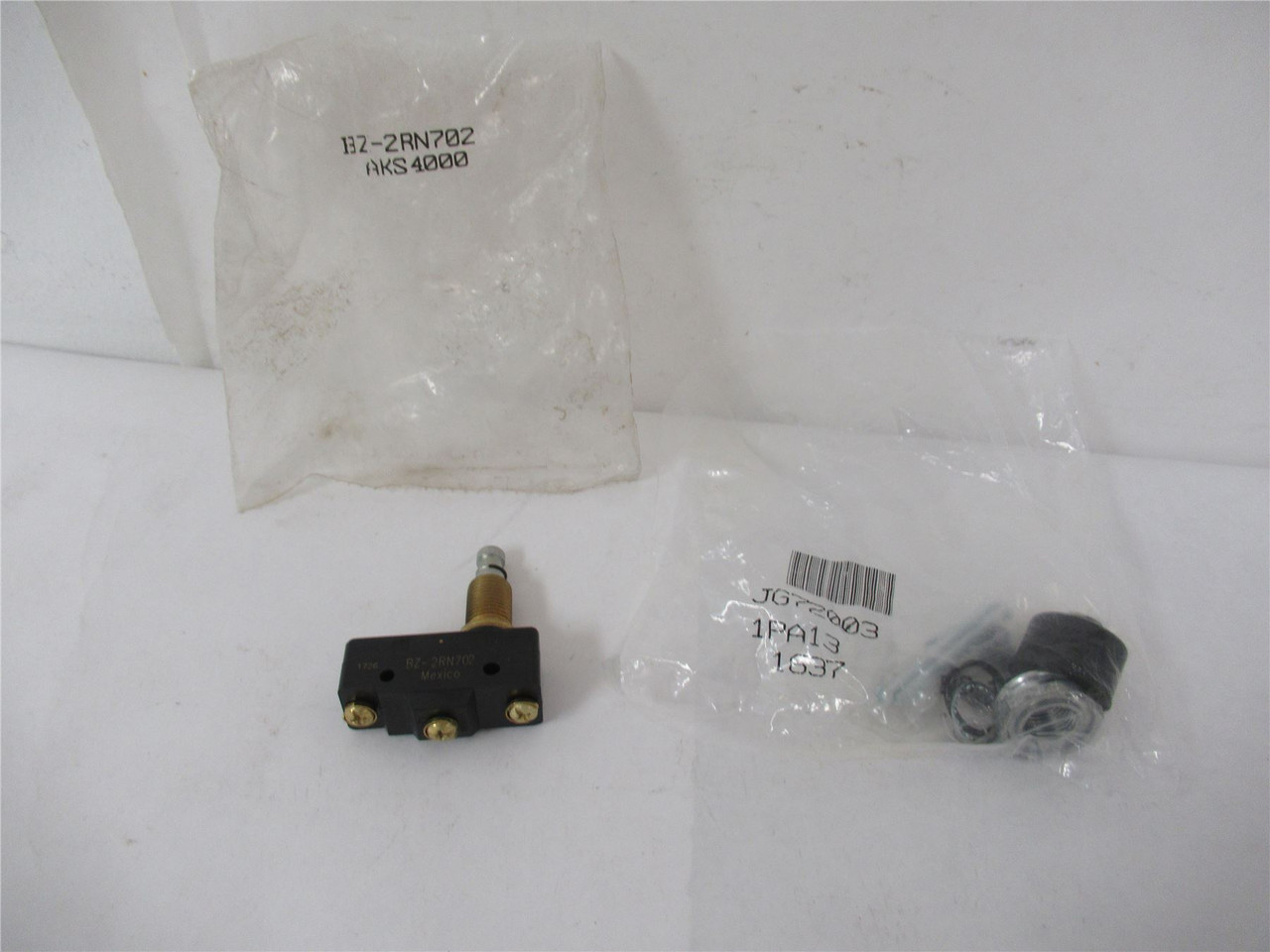 Honeywell BZ-2RN702; Basic Switch Roller Plunger15A BZ Series