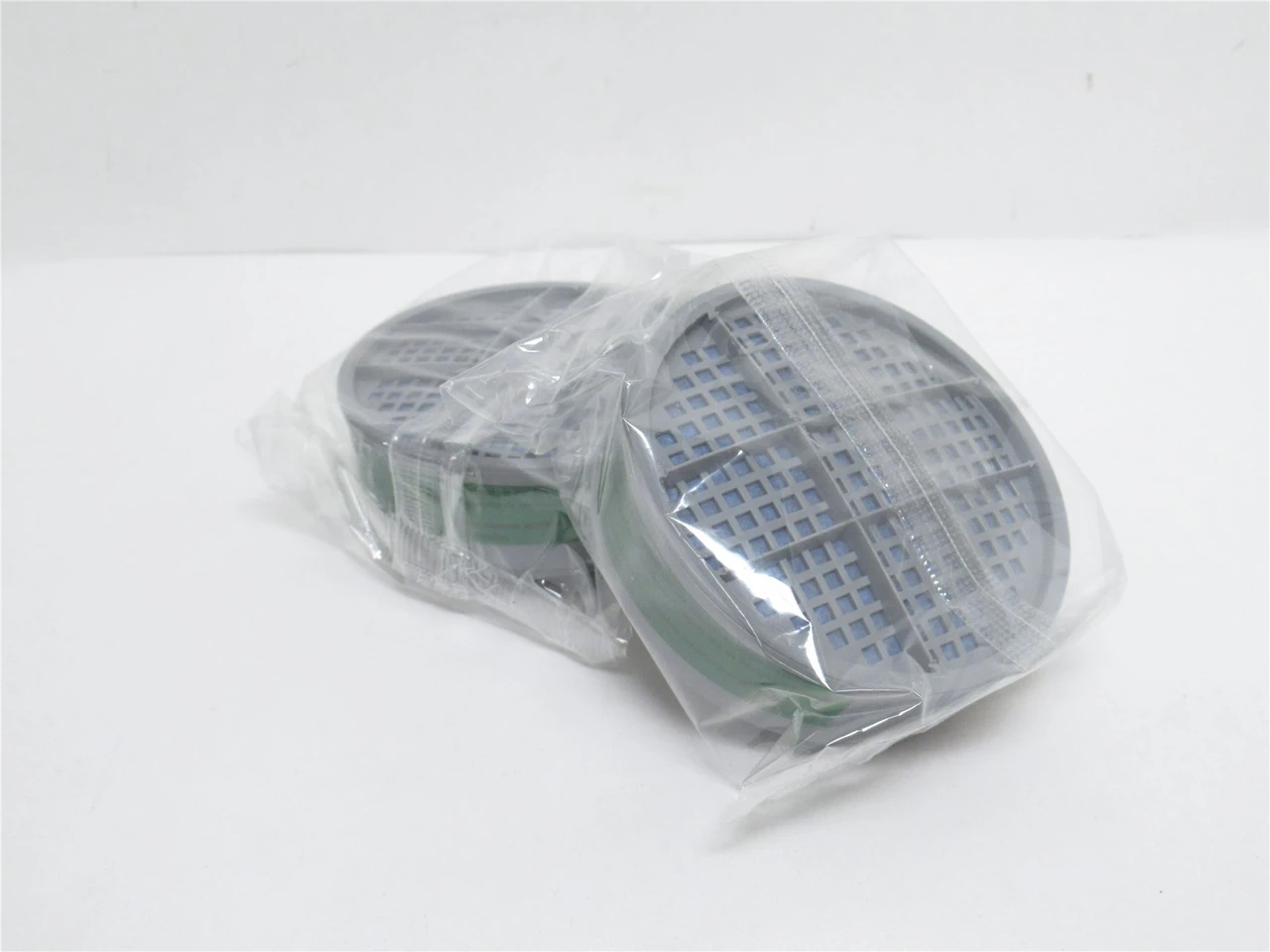 Sperian B100400; Lot-2 Ammonia/Methylamine Screw-On Cartridge